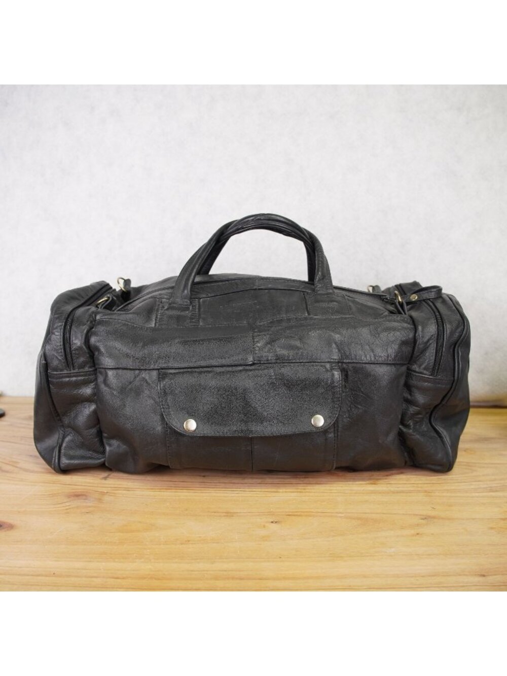 Vintage Genuine Leather Duffle Travling Bag Gym Y2K Black 23" x 9" x 9" 70s 80s